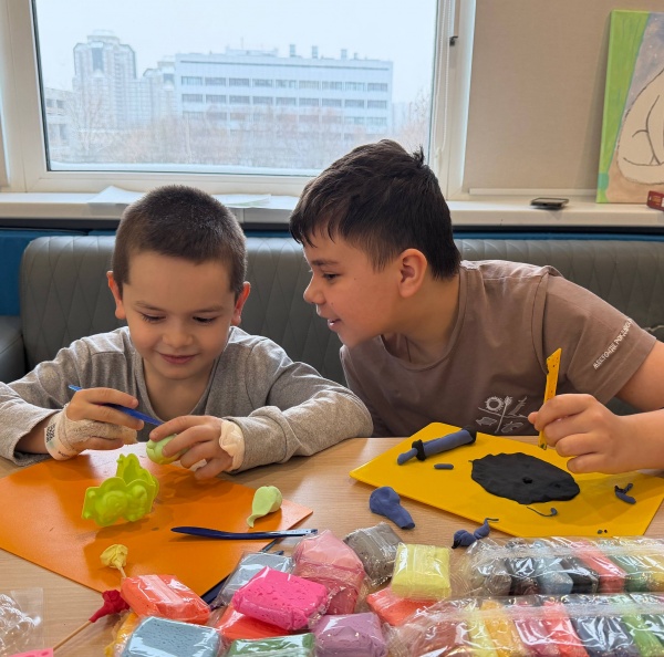 В отделении ребята получают не только важное лечение, но и находят настоящих друзей! 